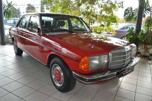 Mercedes-Benz 280 E. 2.Hand.Schiebedach.Oldtimer W123