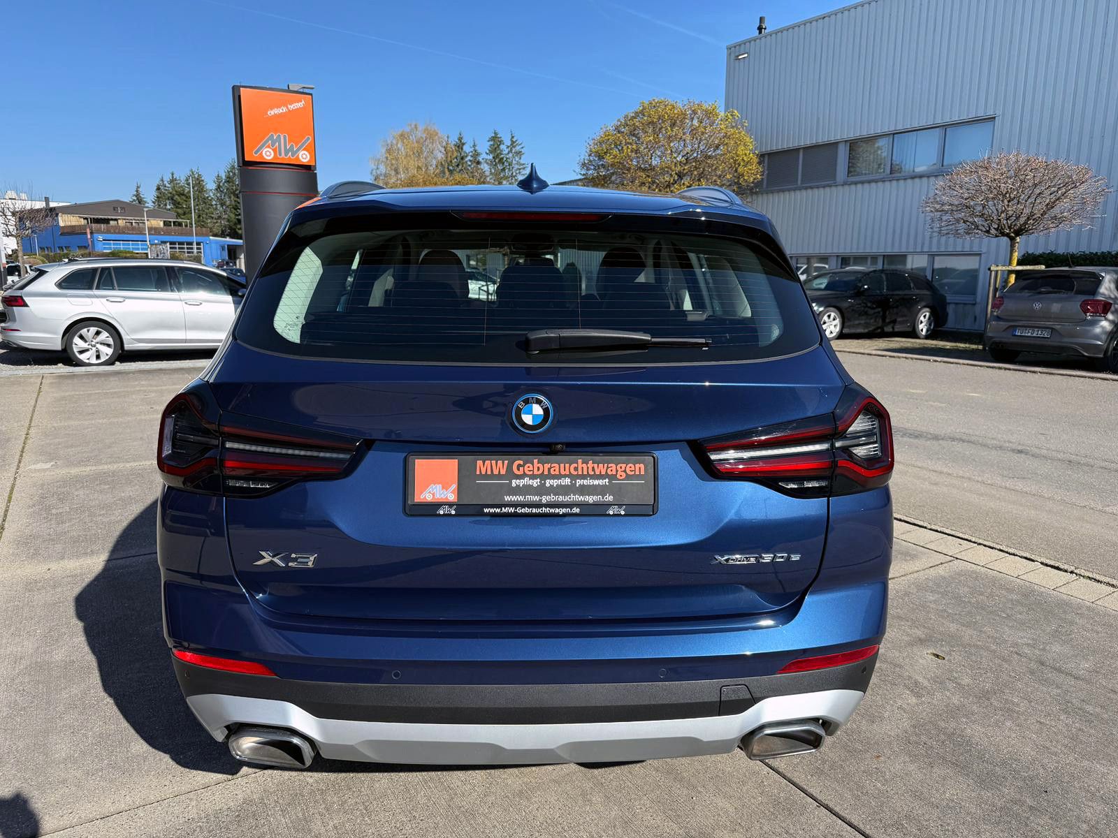 Fahrzeugabbildung BMW X3 xDrive30e Steptr. LED ACC 360° HUD PANO AHK