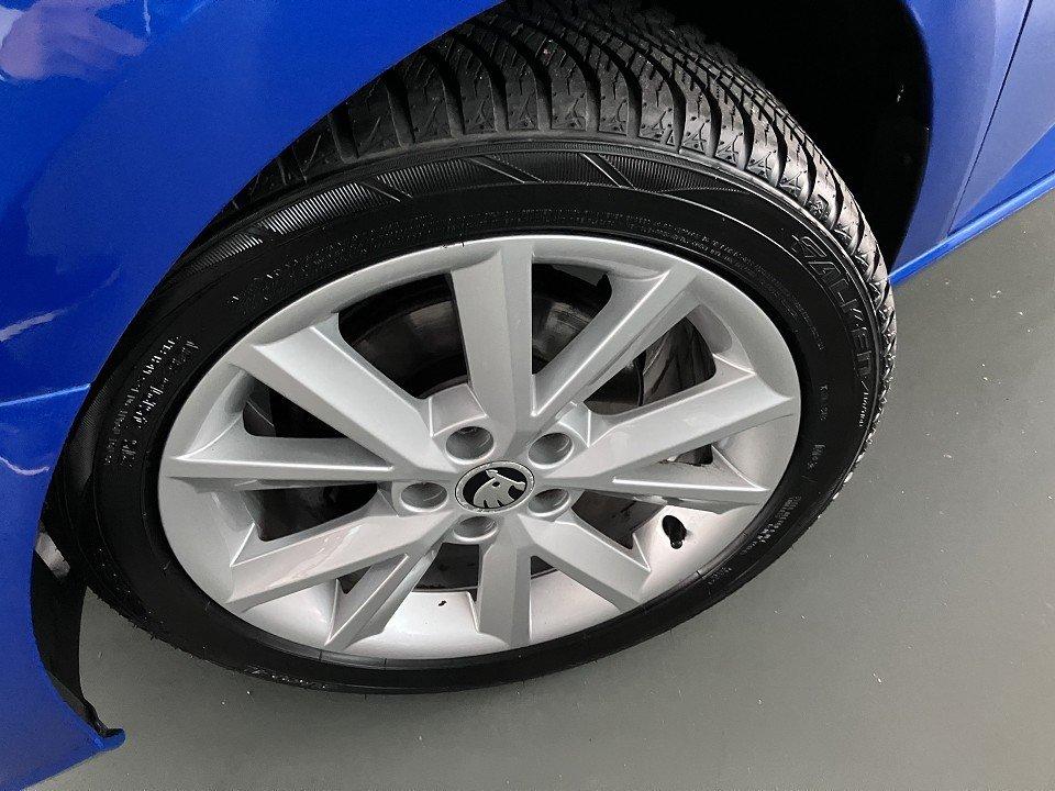 Skoda Fabia 1.0 MPI Joy - Licht u. Sicht-P/ PDC/ Sitzh