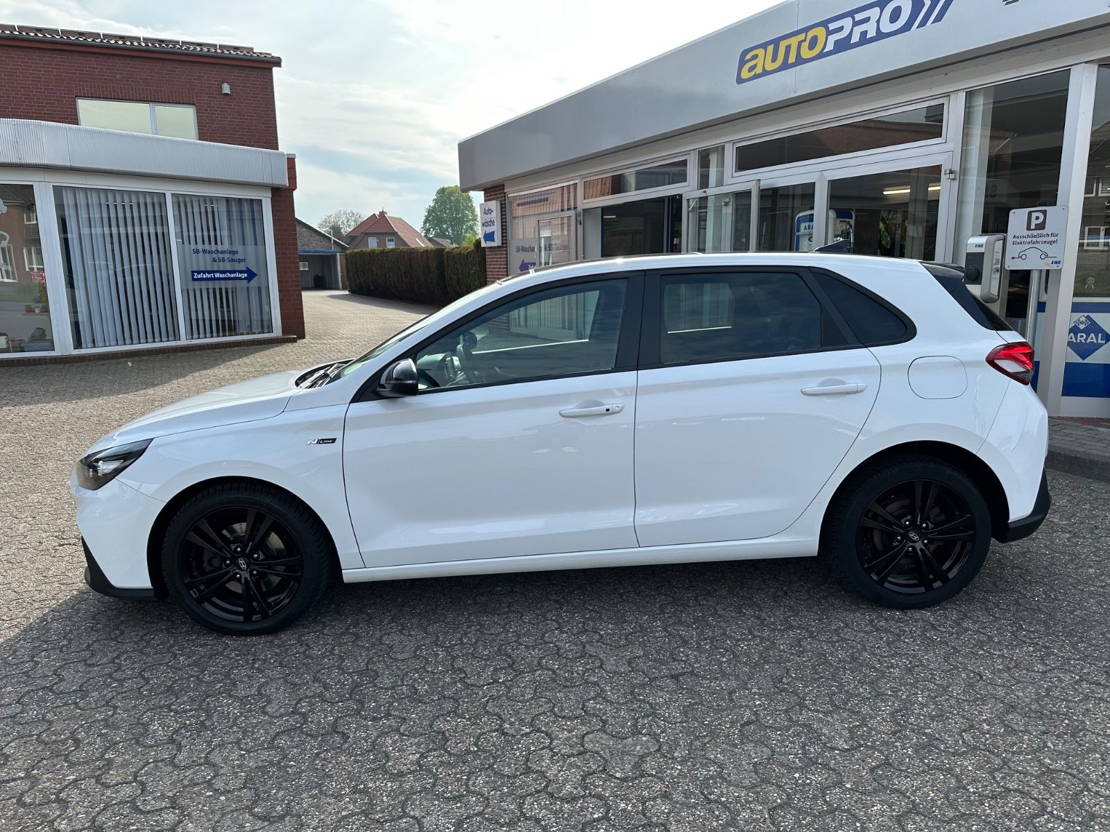 Fahrzeugabbildung Hyundai i30 1.0 T-GDI N Line Pano/Navi/LED/Carplay