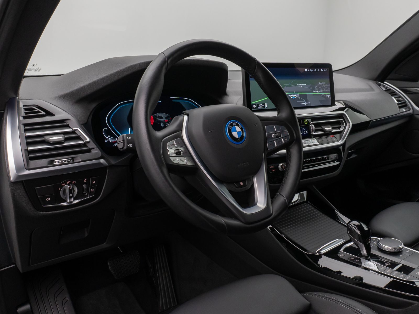 Fahrzeugabbildung BMW X3 xD30e Kamera HUD DAB HiFi Stop&Go AHK Sport