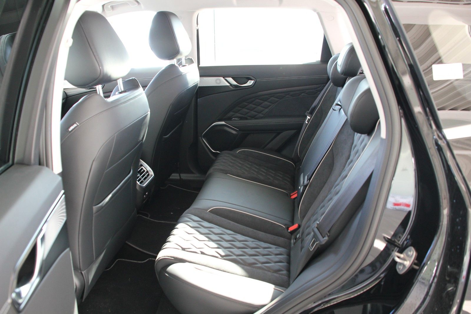 Fahrzeugabbildung GWM Wey 03 PHEV LUXURY