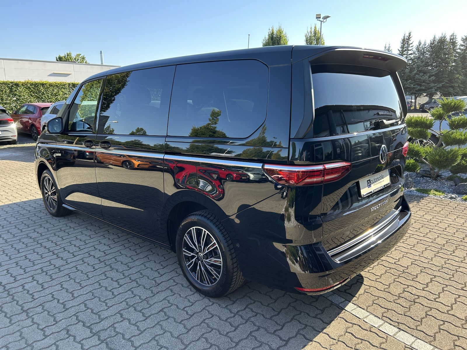 Volkswagen T7 Multivan 2.0 TDI DSG Style lang AHK Kamera foto 7