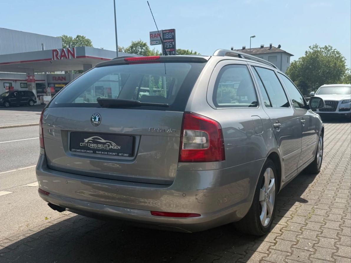 Skoda Octavia Elegance AUTOMATIK+STEUERKETTE NEU+TMPMT