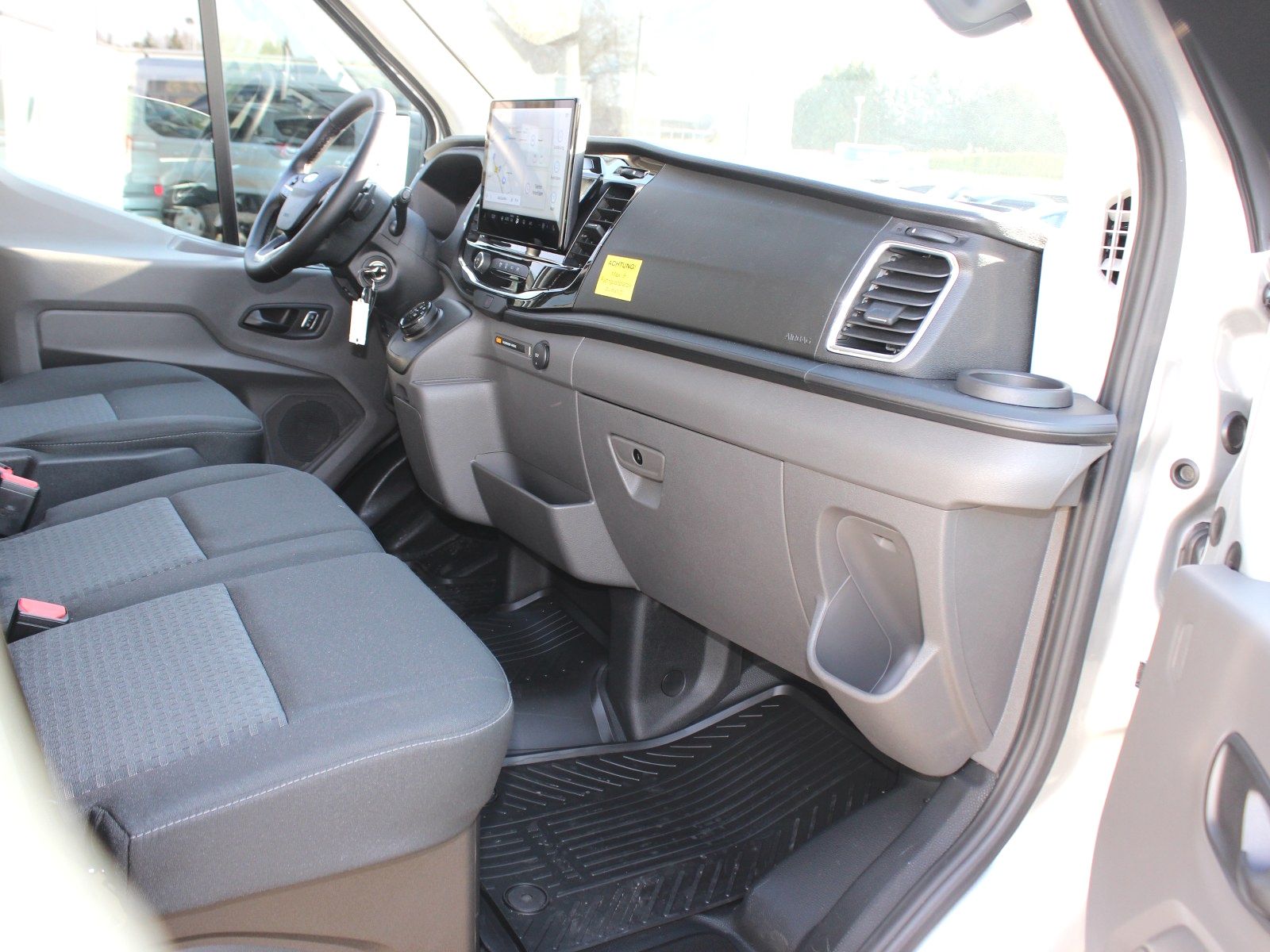 Fahrzeugabbildung Ford Transit 350 L3 Trend -Rollstuhlfahrzeug-