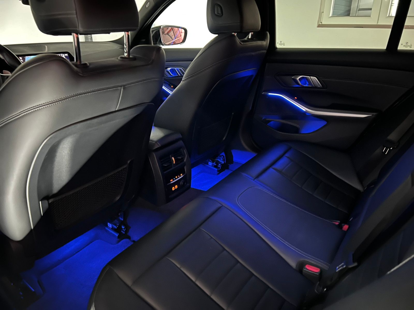 Fahrzeugabbildung BMW 330 i M Sport/LASER/eGSD/HuD/VRTL COCKPIT/DE FZG