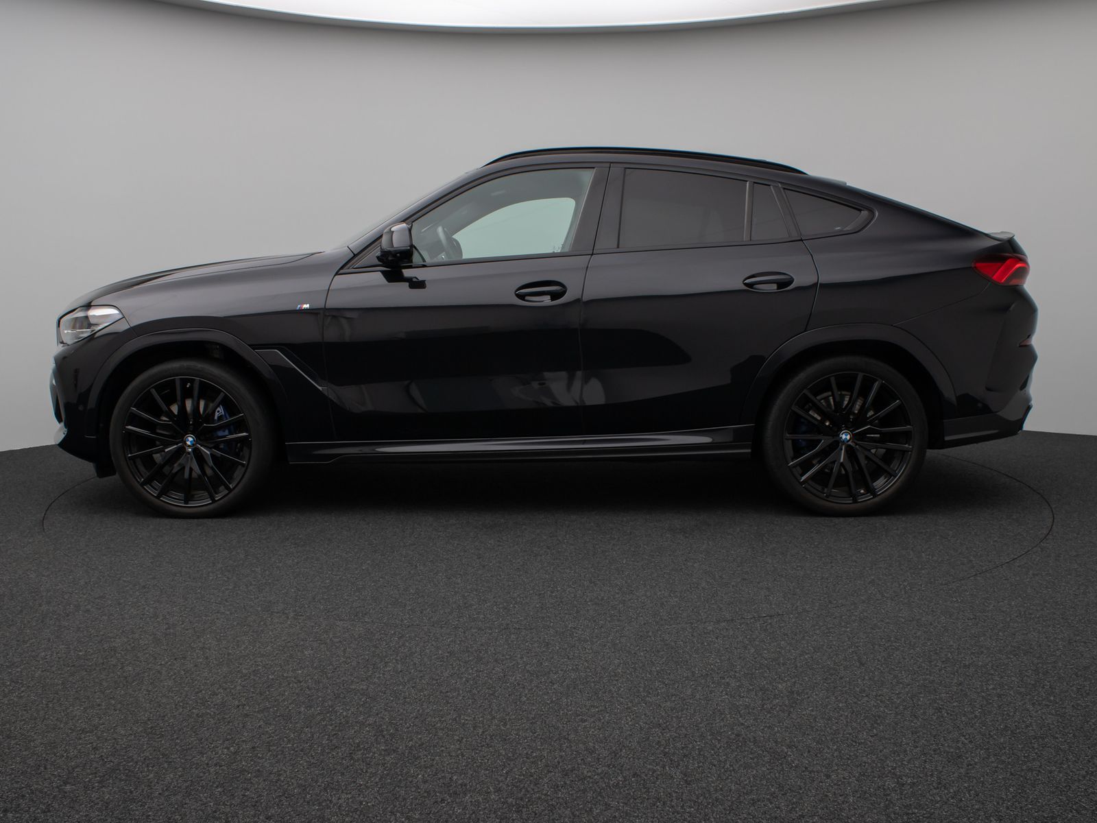 Fahrzeugabbildung BMW X6 xD30d M Sport DAB 360°DisplKey AHK Alarm 22"