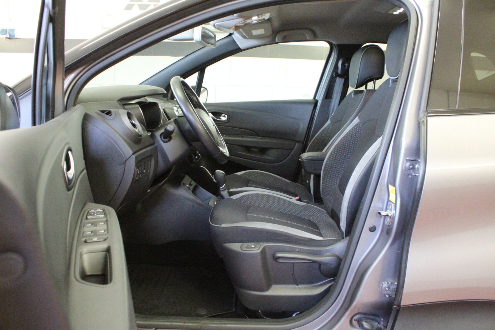Fahrzeugabbildung Renault Captur TCe 150 EDC GPF Bose Edition
