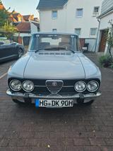 Alfa Romeo Giulia Nuova Super 1300 mit 2,0 l Motor - Alfa Romeo Giulia: Nuova