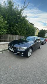 BMW 328i luxury line 2012 - BMW 123: Limousine