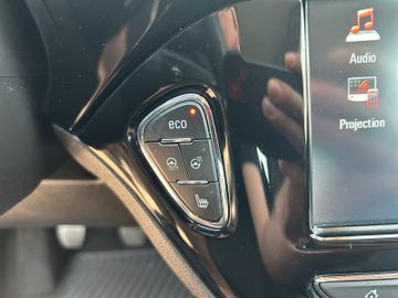 Fotografie des Opel Corsa E 120 Jahre Kamera Carplay Sitzh.