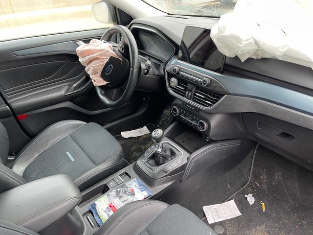 Ford Focus Turnier Active *PANO*NAVI*CARPLAY*TEMP*LED