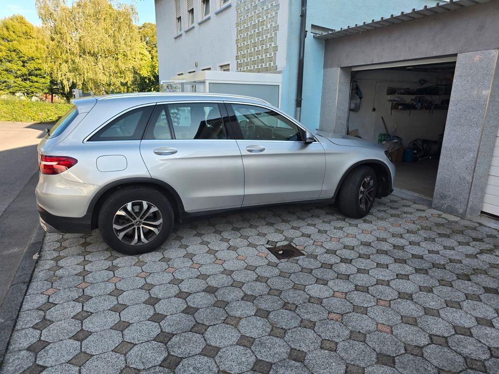 Image of Mercedes-Benz GLC 250