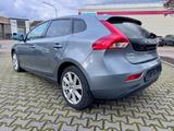 Volvo V40 Momentum T2 Aut. - NAVI + LED + AHK - Volvo V40 mit Anhängerkupplung
