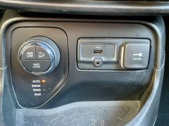 Fahrzeugabbildung Jeep Renegade Limited 4WD Carplay Navi Tempomat PDC!