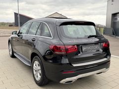 MERCEDES-BENZ GLC 200 4MATIC/PANO/AHK/J.STERNE GA/KAMERA/MBEAM