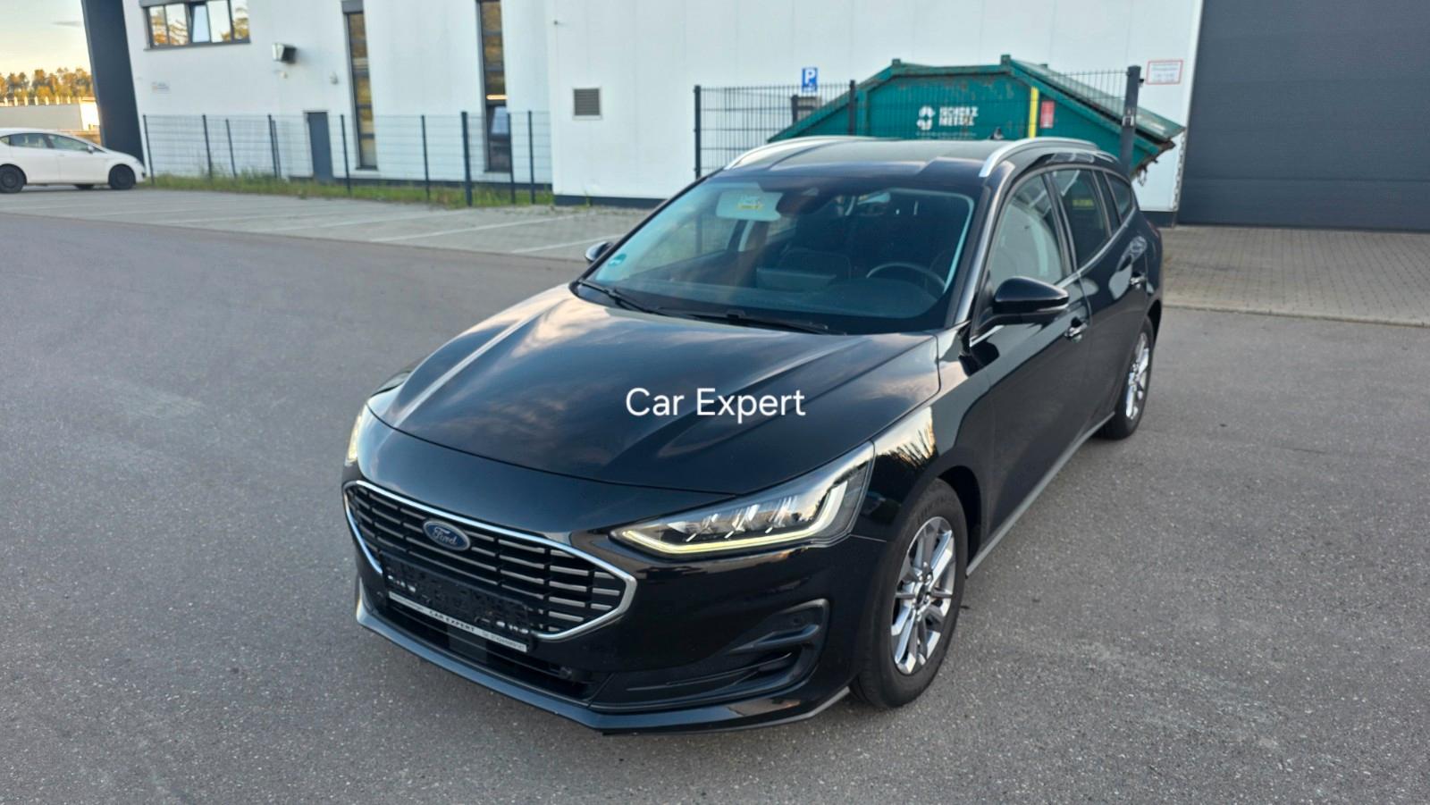 Ford Focus TurnierTitanium,1Hand,8xAlu,Scheckheft,LED