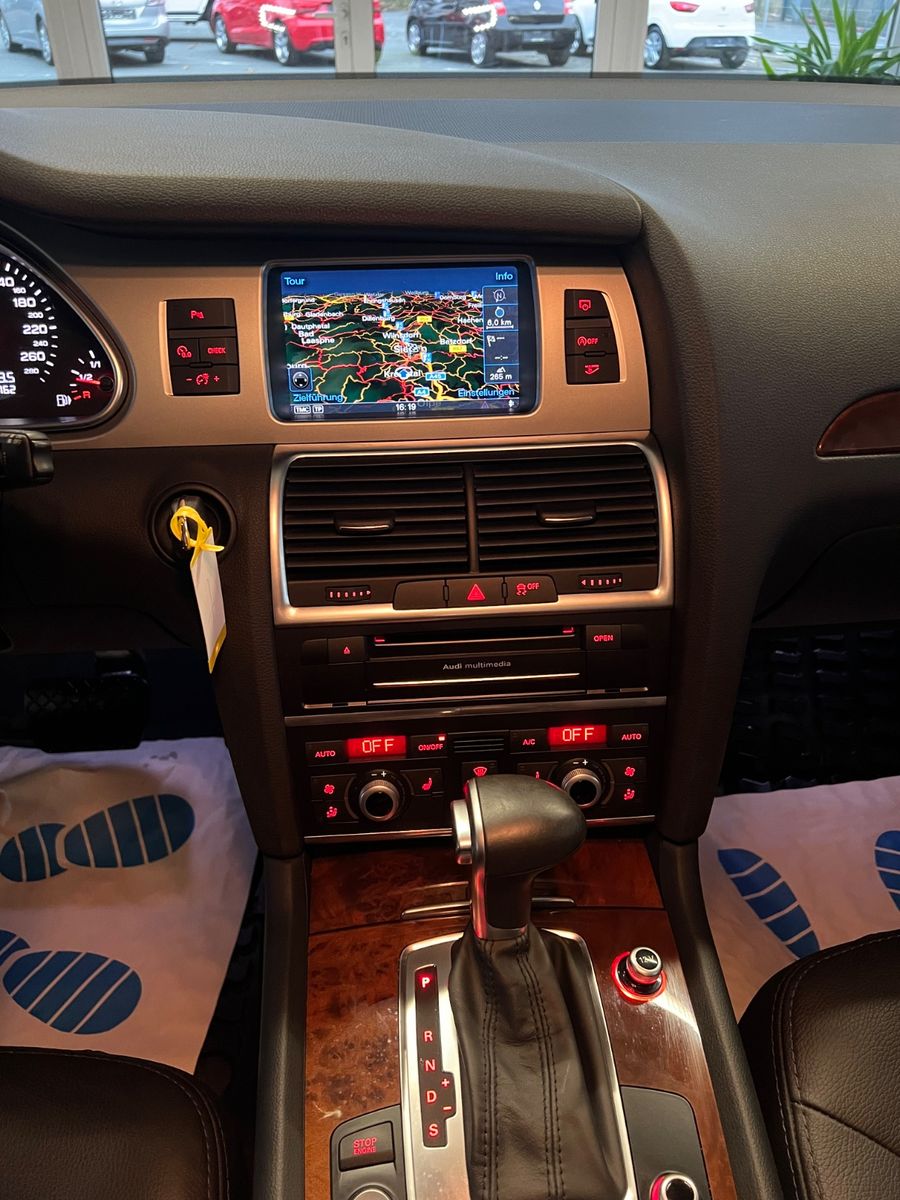 Fahrzeugabbildung Audi Q7 3.0 TDI quattro * 1.HAND * 7.Sitzer *