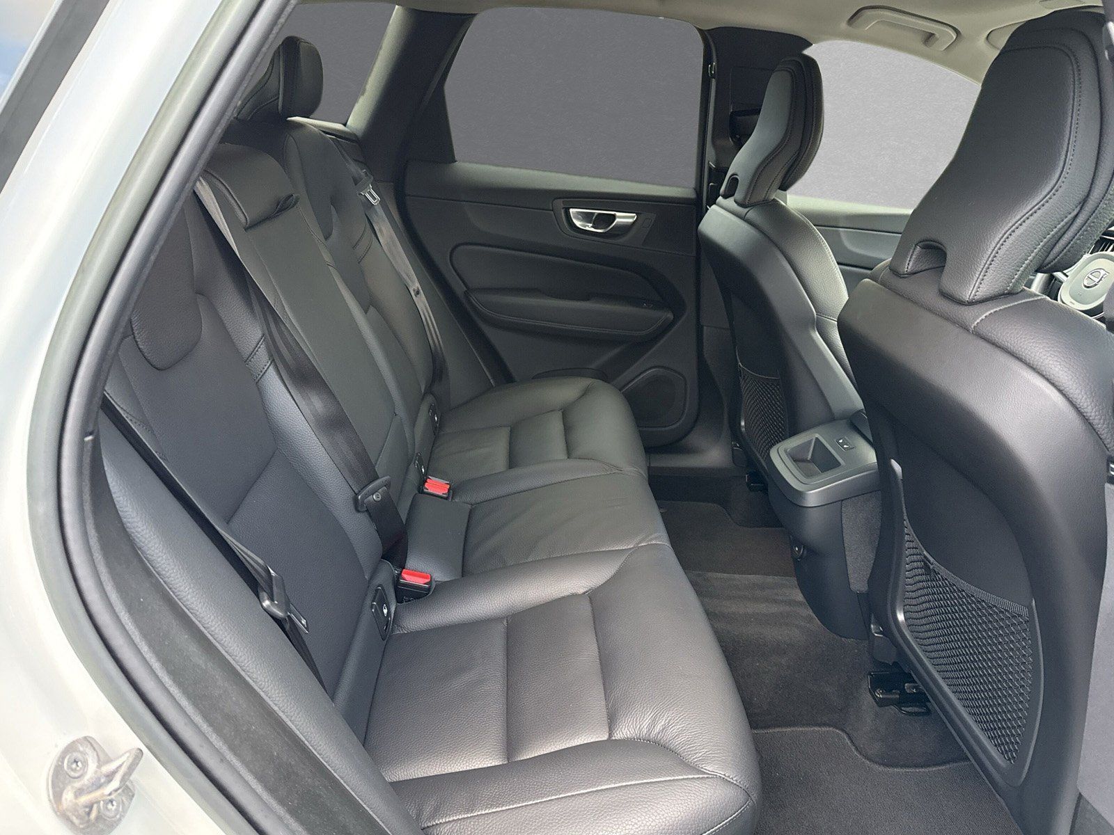 Volvo XC60 Plus B4 AWD Diesel Standhz AWR LichtPaket foto 5
