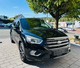Ford Kuga ST-Line - Ford Kuga mit Benzin-Antrieb: Geländewagen