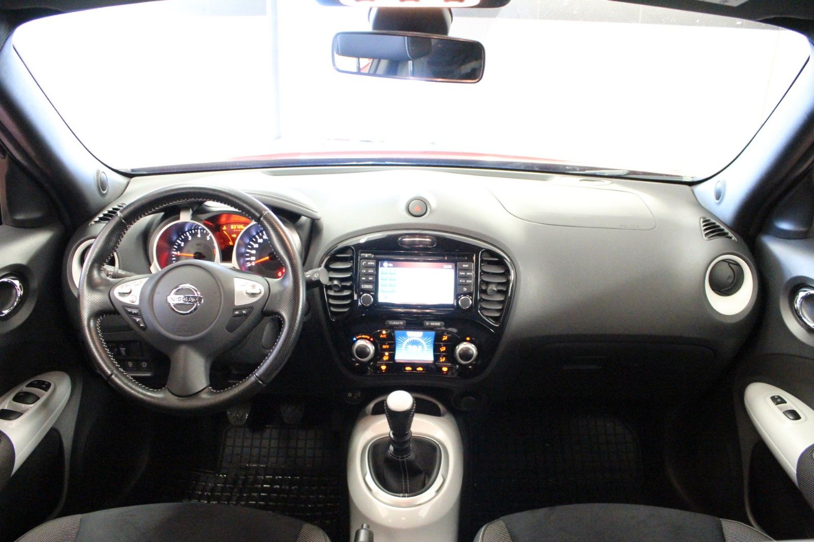 Fahrzeugabbildung Nissan Juke    1.2 DIG-T  N-Connecta 4x2  AHK