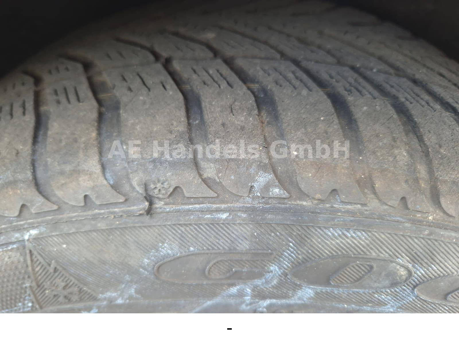 Mercedes-Benz E250 2013 — photo 20
