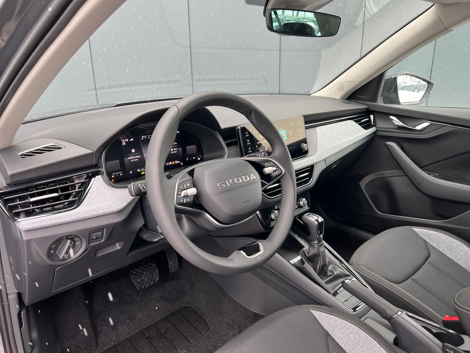 Fahrzeugabbildung SKODA Kamiq Selection 1.0 TSI DSG *Vorb. AHK, LED, ACC