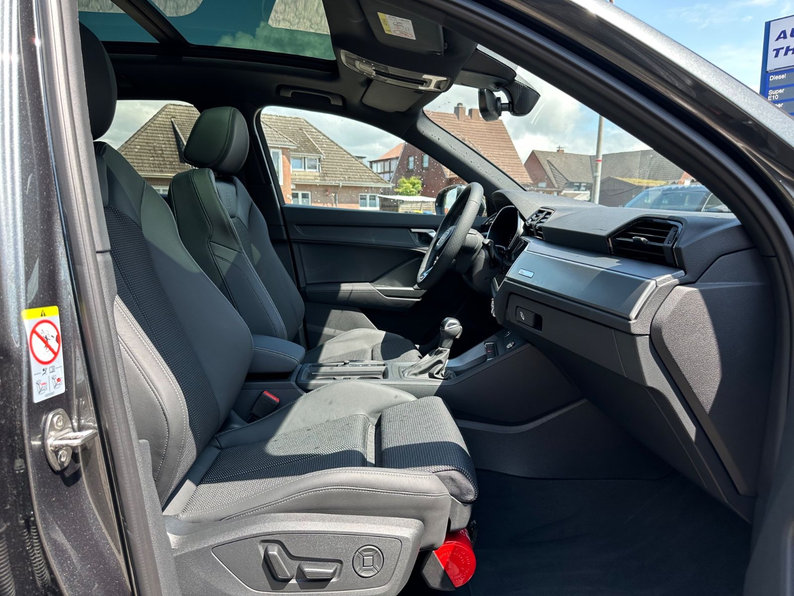 Fahrzeugabbildung Audi Q3 35 TFSI S line S Tronic Navi/Pano/AHK/GRA/18"