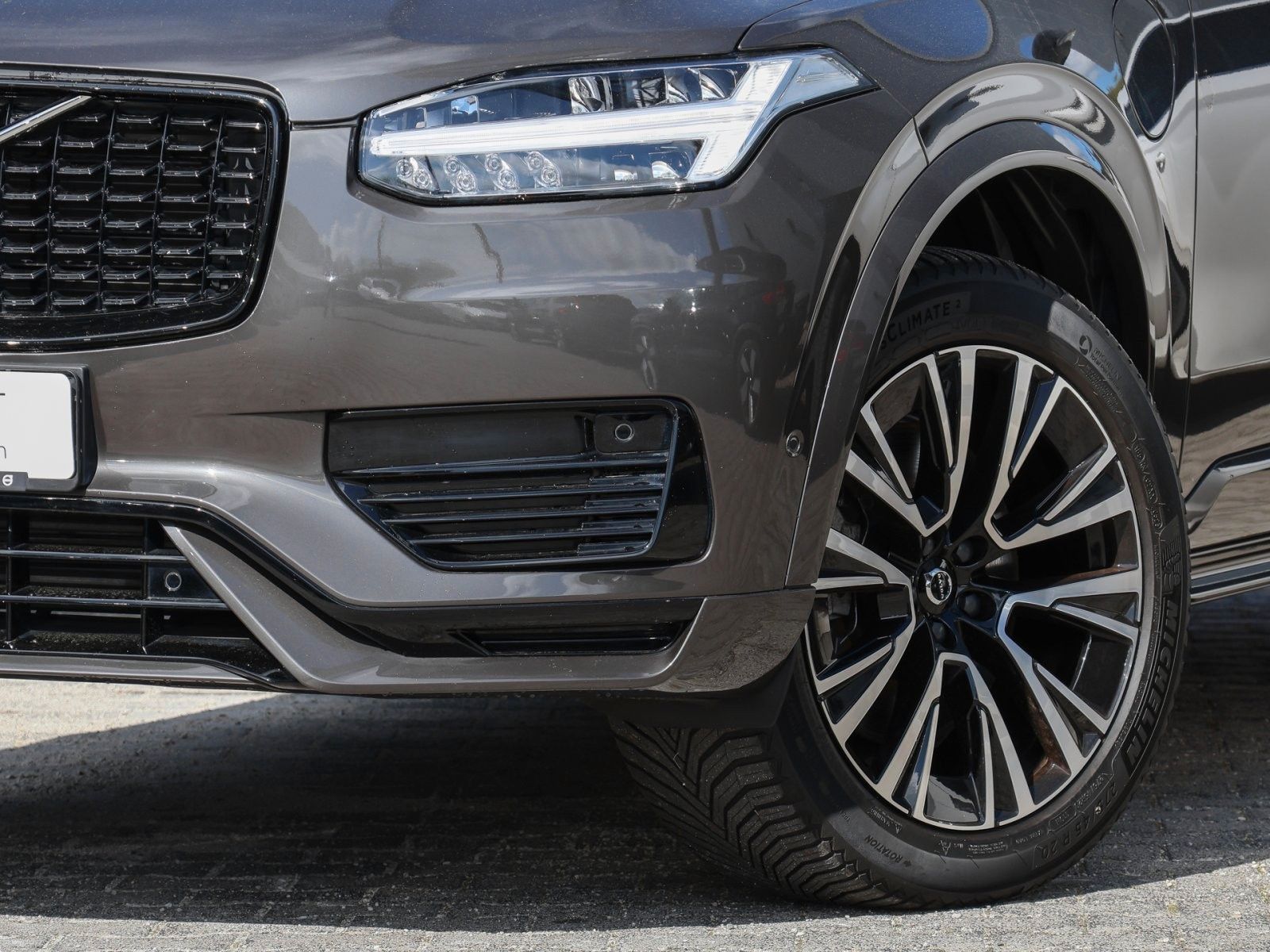 Volvo XC90 Plus Dark Recharge Plug-In Hybrid AWD foto 3