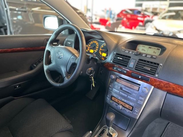 Toyota Avensis 2.4 Executive Liftback