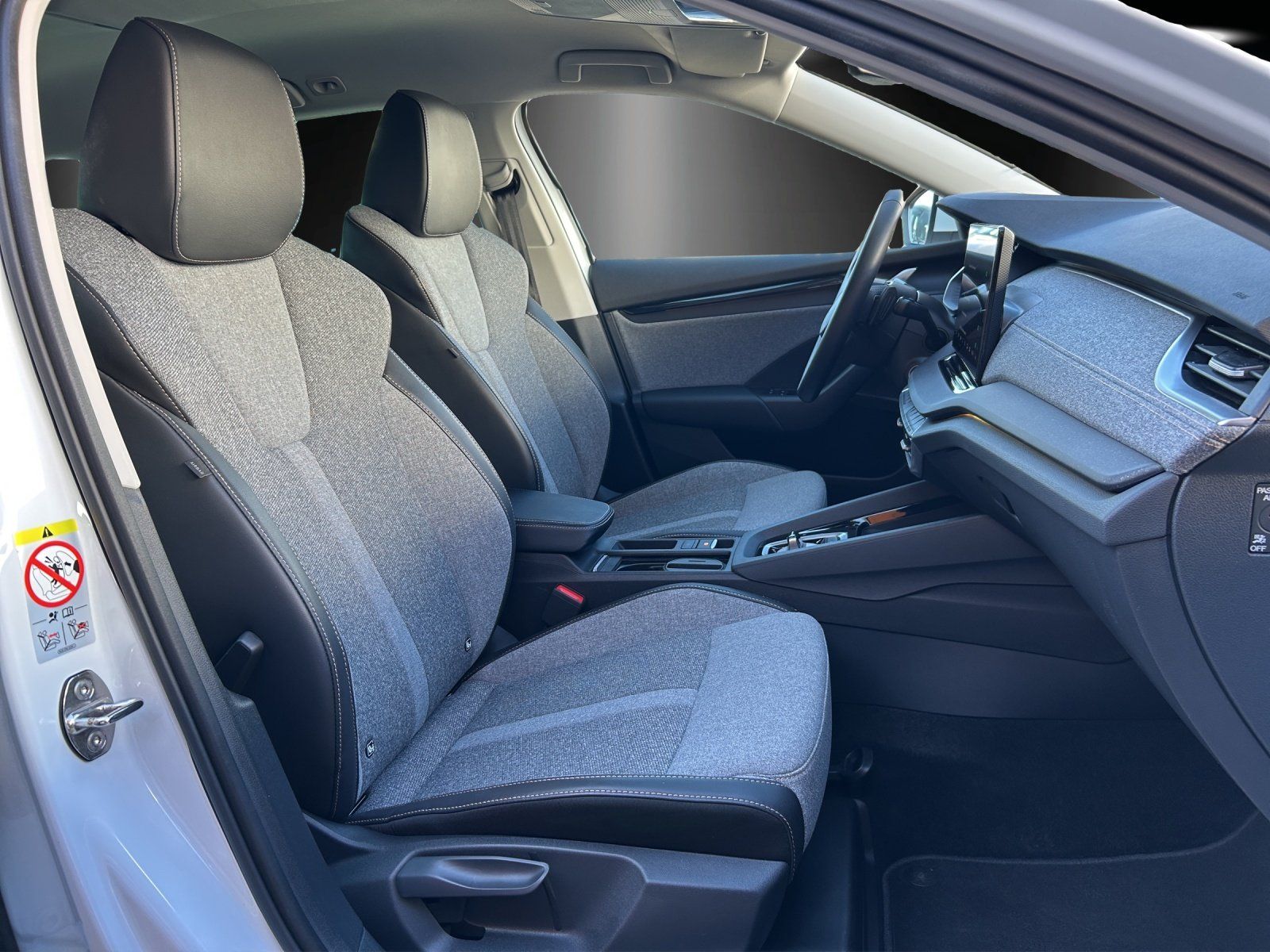 Fahrzeugabbildung SKODA Octavia 1.5 TSI mHEV Selection/KAMERA/LED/ACC/