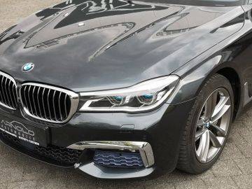 BMW 750 - 2