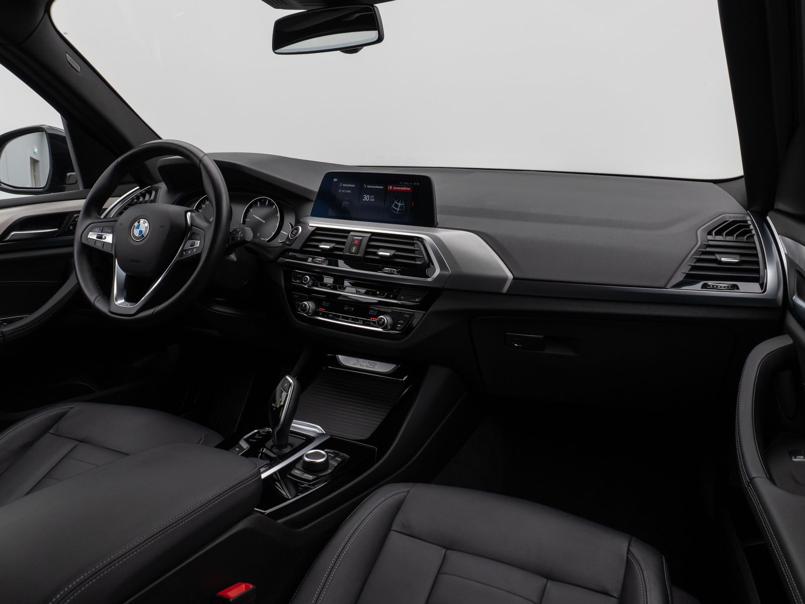 Fahrzeugabbildung BMW X3 xD20i ADVANTAGE DAB GeschwindigReg PDC Leder