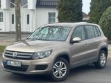 Volkswagen Tiguan Trend & Fun BMT*SERVICE NEU* - : Beige, Geländewagen