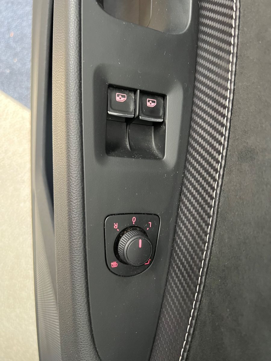 Fahrzeugabbildung SEAT Leon SC Cupra 300 *Mystery Blue* SPORTSITZE *