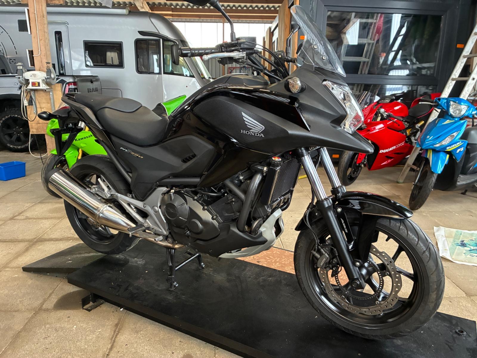 Honda NC 750 X & 1.Hand !