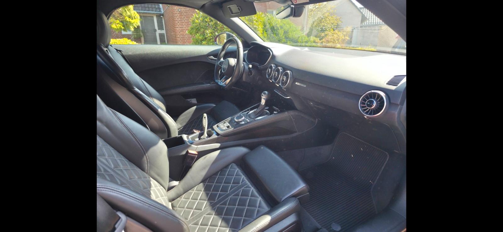Audi TT Roadster 2.0 TDI S tronic quattro -