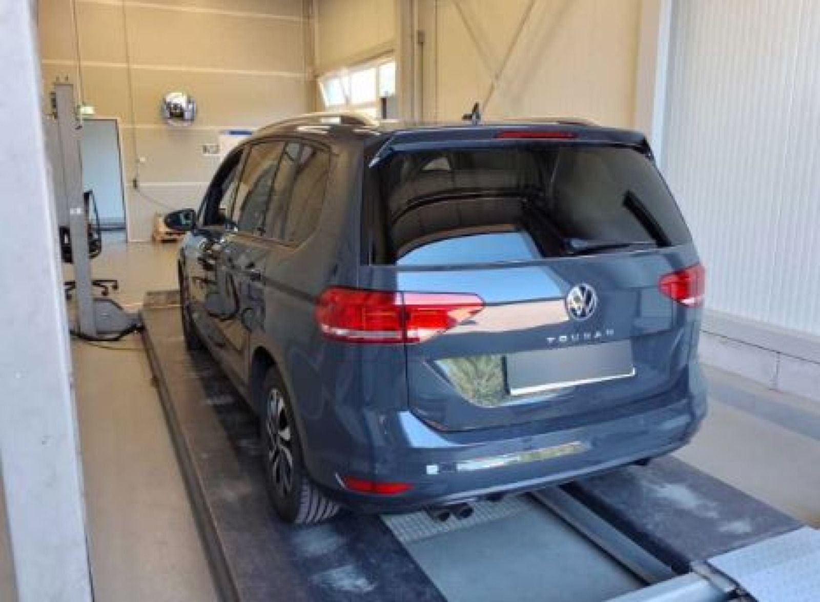 Volkswagen Touran Active 2.0TDI AHK NAVI LED SHZ foto 3