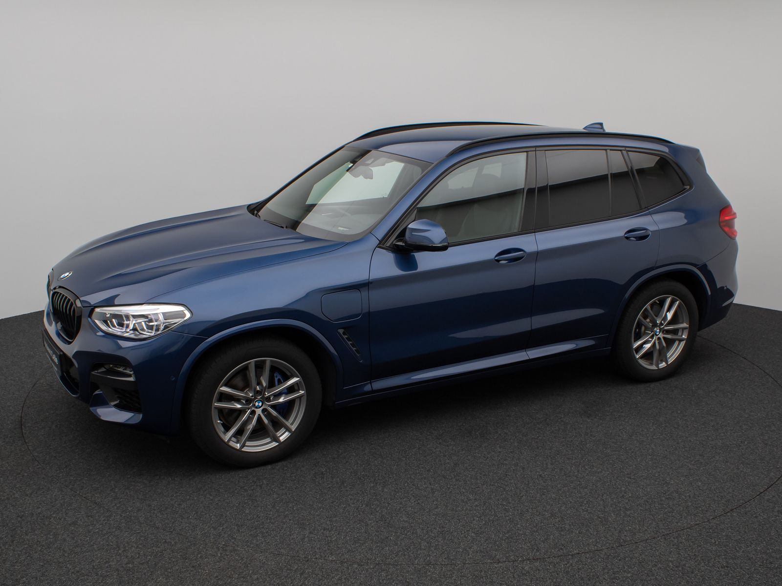 Fahrzeugabbildung BMW X3 xD30e M Sport Kamera HUD DAB HiFi AHK Komfort