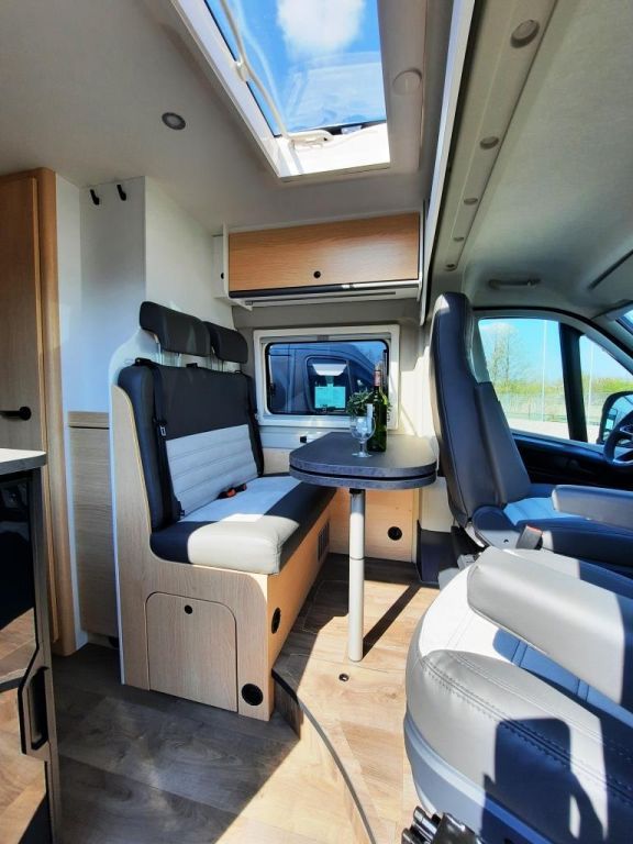 Fahrzeug Übersicht 9 Fahrzeugabbildung Sunlight Camper Van CLIFF 600 Adventure Edition Verfüg./S