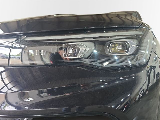 Tiguan R-LINE 2.0 TDI LED+NAVI+AHK+RFK+ACC+SHZ