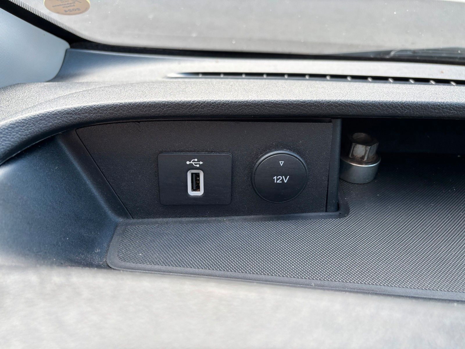 Fahrzeugabbildung Ford Transit Custom Kasten 290 L1 Sport*LED*Standheiz