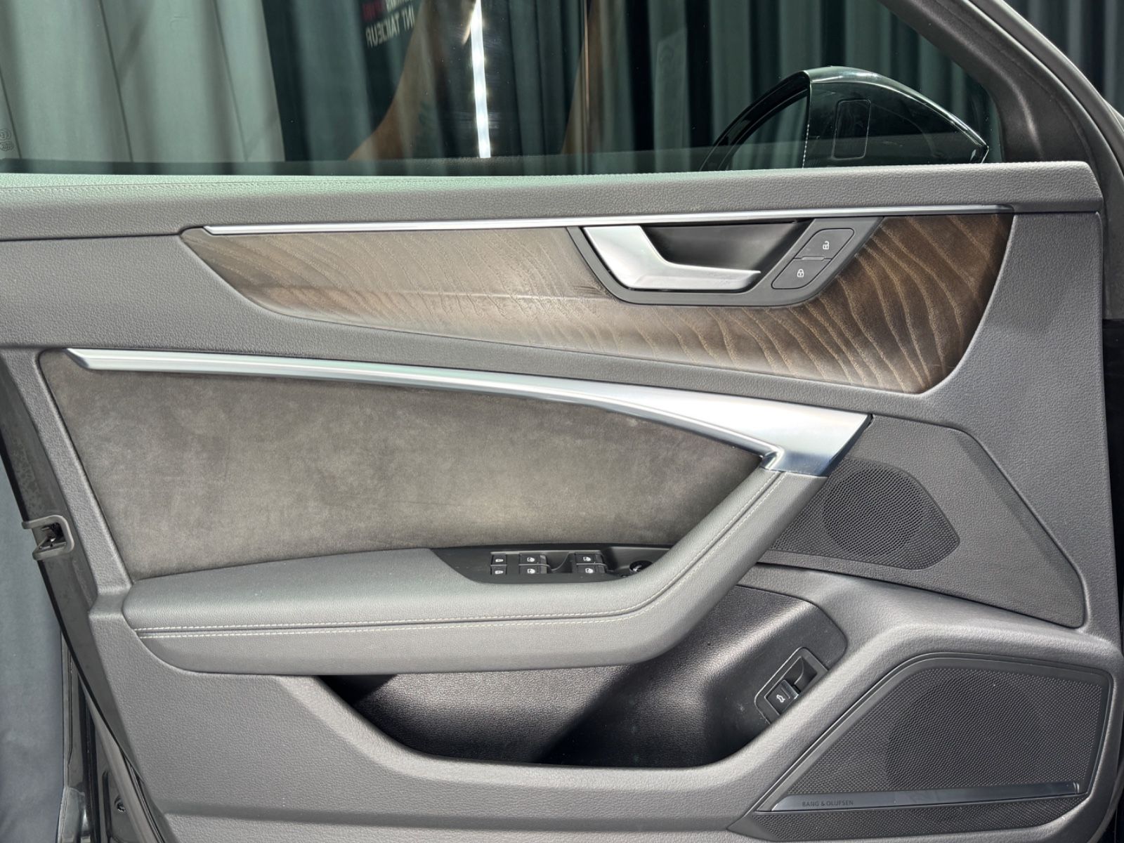 Fahrzeugabbildung Audi A6 Avant 50 TDI quattro sport|S-LINE|PANO|MATRIX