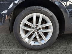 Fahrzeugabbildung Volkswagen Golf VII Variant Comfortline Navi Sitzh ACC AHK