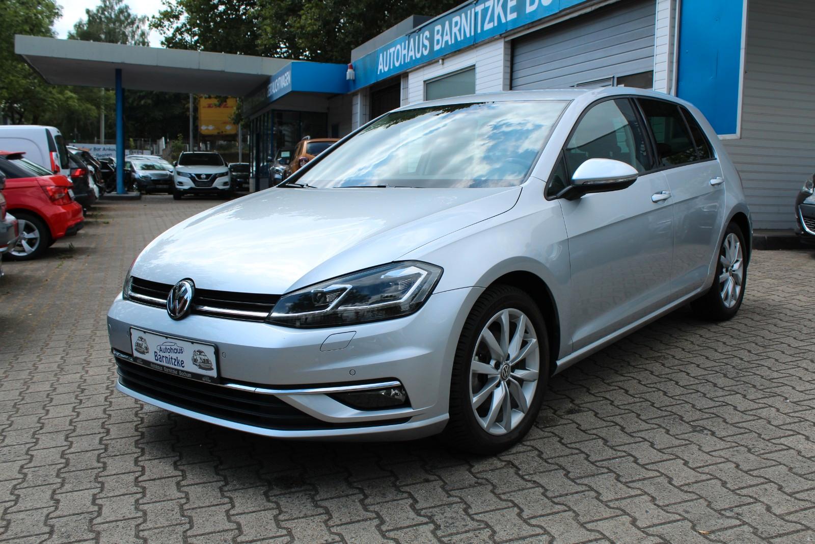 Volkswagen Golf VII Lim. Highline*LED*Navi*AHK*Klimaauto*