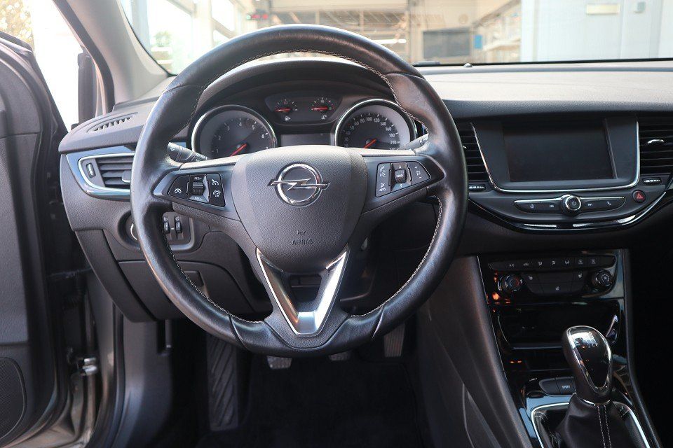 Fahrzeugabbildung Opel Astra K Sports Tourer 1.4 Turbo Active AHK Klima