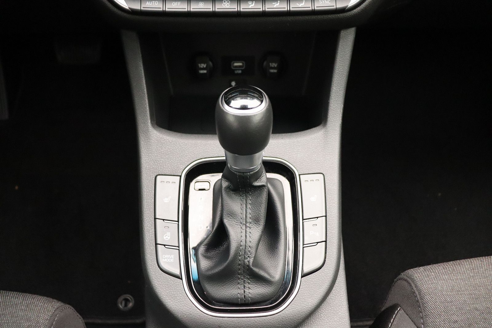 Fahrzeugabbildung Hyundai i30 Kombi 1.6 CRDi Trend Automatik