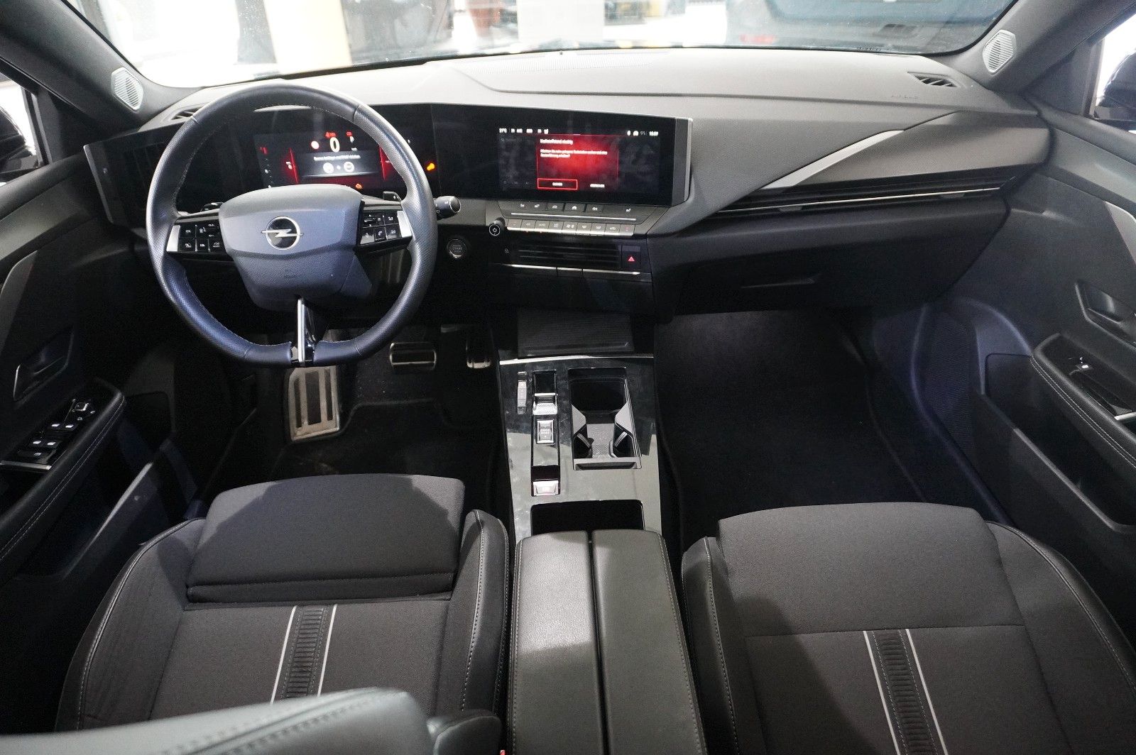 Fahrzeugabbildung Opel Astra L ST 1.2T GS SPORT NAVI/LED/VIRTUAL/SH/AHK