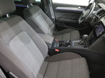 Volkswagen Passat Variant - 11