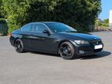 BMW 325i Coupé - E92 - BMW 325: E92 325i